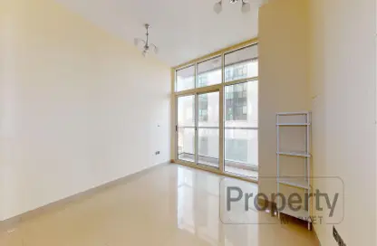 Apartment - 1 Bathroom for rent in Uniestate Millennium Tower - Dubai Silicon Oasis - Dubai