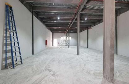 Warehouse - Studio - 1 for rent in Dubai Commercity - Umm Ramool - Dubai
