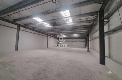 Warehouse - Studio - 1 for rent in Dubai Commercity - Umm Ramool - Dubai