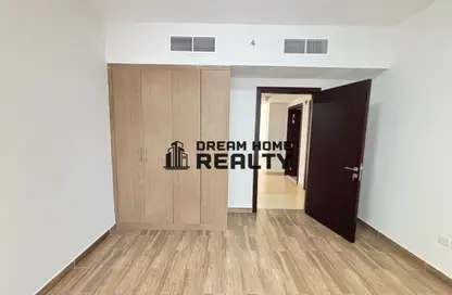 شقة - 2 غرف نوم - 2 حمامات للايجار في 3 زاخر تاور - أبراج زاخر - التعاون - الشارقة