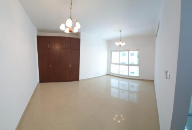 Spacious Studio  Closed Kitchen | Near MOE | METRO