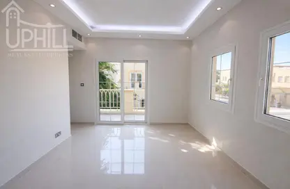 Villa - 2 Bedrooms - 3 Bathrooms for rent in Springs 8 - The Springs - Dubai