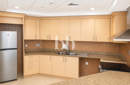 Apartment - 2 Bedrooms - 3 Bathrooms for rent in Al Sarrood - Shoreline Apartments - Palm Jumeirah - Dubai