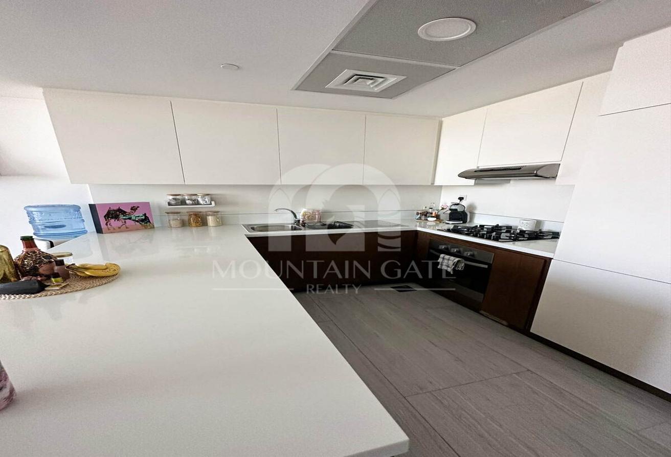 Fully Furnished Great Amenities | Modern Design photo 12