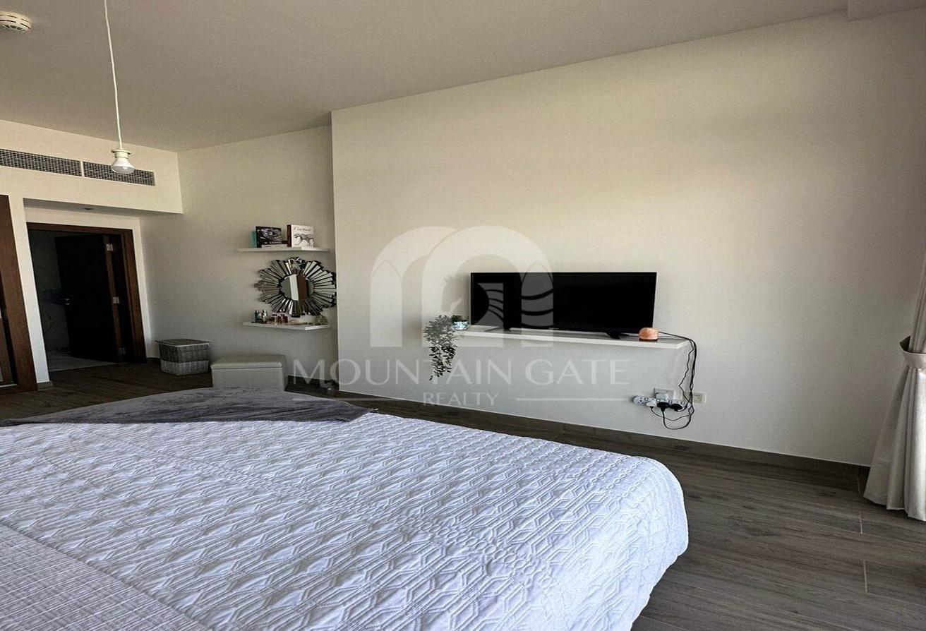 Fully Furnished Great Amenities | Modern Design photo 2