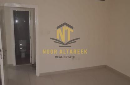 Apartment - 2 Bedrooms - 2 Bathrooms for rent in Al Khan Corniche - Al Khan - Sharjah