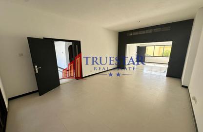Villa - 4 Bedrooms - 4 Bathrooms for rent in Jumeirah 1 Villas - Jumeirah 1 - Jumeirah - Dubai Villa - 4 Bedrooms - 4 Bathrooms for rent in Jumeirah 1 Villas - Jumeirah 1 - Jumeirah - Dubai