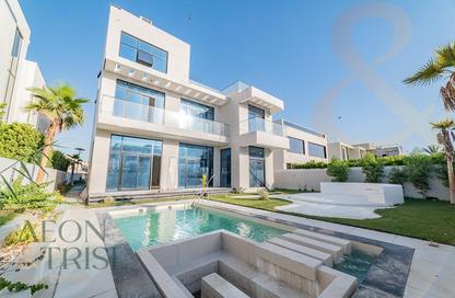 Villa - 5 Bedrooms - 7 Bathrooms for sale in Jumeirah Park Homes - Jumeirah Park - Dubai