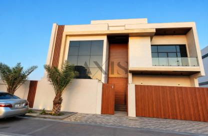Villa - 5 - 4 for rent in Nad Al Sheba Gardens 1 - Nad Al Sheba Gardens - Nad Al Sheba 1 - Nad Al Sheba - Dubai