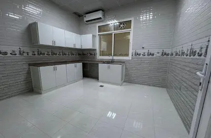 Apartment - 2 Bedrooms - 2 Bathrooms for rent in Madinat Al Riyad - Abu Dhabi