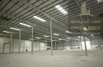 مستودع - استوديو - 4 حمامات للايجار في أم الثعوب - أم القيوين