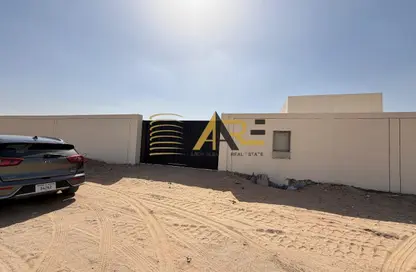 مستودع - استوديو - 2 حمامات للايجار في الصجعة الصناعية - الصجعة - الشارقة