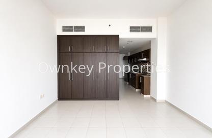 Apartment - Studio - 1 Bathroom for rent in Al Waleed 5 Building - Al Karama - Dubai