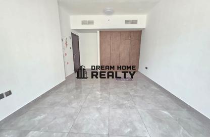Apartment - 3 Bedrooms - 3 Bathrooms for rent in Dar Al Majaz - Jamal Abdul Nasser Street - Al Majaz - Sharjah