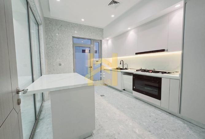 121553327 - Property Image 3