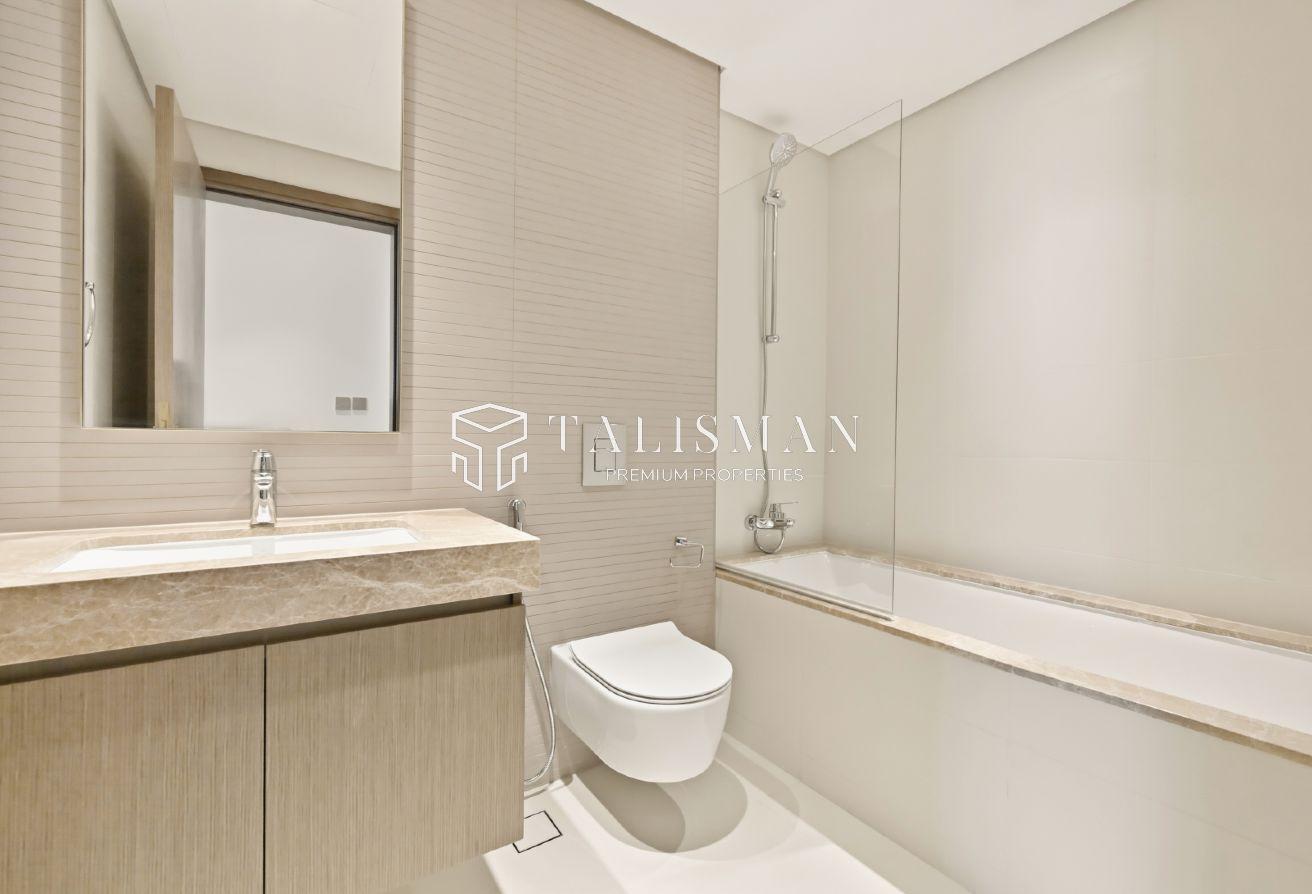 Full Palm View | Spacious Layout | Private Beach photo 16