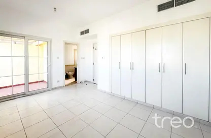 Villa - 2 Bedrooms - 3 Bathrooms for rent in Springs 11 - The Springs - Dubai