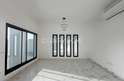 Villa - 4 Bedrooms - 5 Bathrooms for rent in Al Aweer 1 - Al Aweer - Dubai