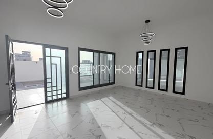 Villa - 4 Bedrooms - 5 Bathrooms for rent in Al Aweer 1 - Al Aweer - Dubai