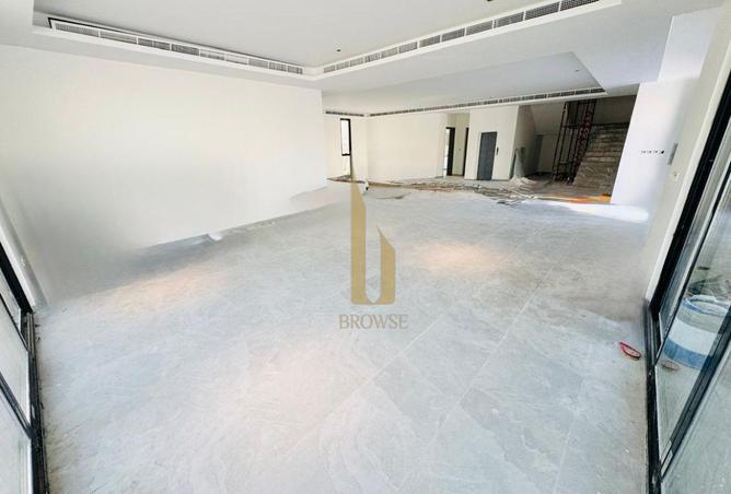 73120899 - Property Image 3