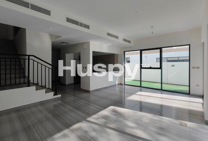 Furnished | Vacant | Corner Unit photo 2
