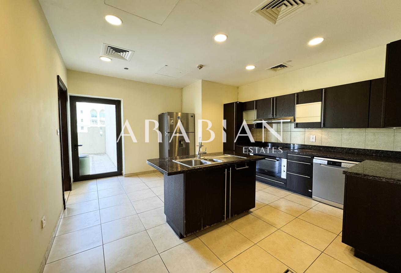 Golden Mile 2 | 3 Bed | Penthouse | Park view photo 7