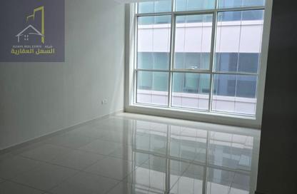 Apartment - 2 Bedrooms - 2 Bathrooms for rent in Al Khan Lagoon Tower - Al Khan Lagoon - Al Khan - Sharjah