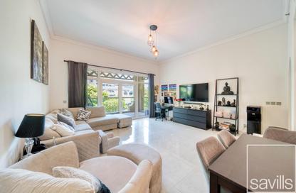 Apartment - 2 Bedrooms - 3 Bathrooms for sale in Al Anbara - Shoreline Apartments - Palm Jumeirah - Dubai