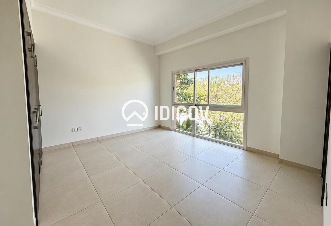 Single Row | Prime Location | Excellent Condition photo 11
