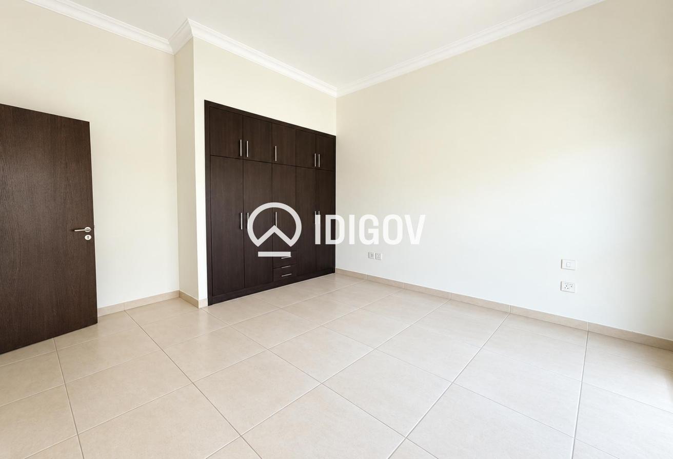 Single Row | Prime Location | Excellent Condition photo 13