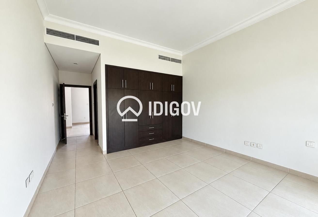 Single Row | Prime Location | Excellent Condition photo 9