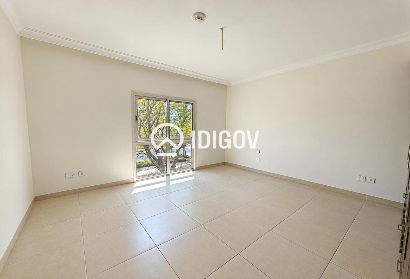 Single Row | Prime Location | Excellent Condition photo 18