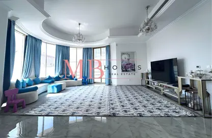 فيلا - 6 غرف نوم - 7 حمامات للايجار في ند الحمر - دبي