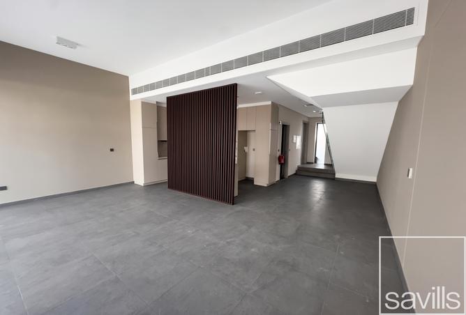Corner Townhouse | Single Row | Area Expert photo 2