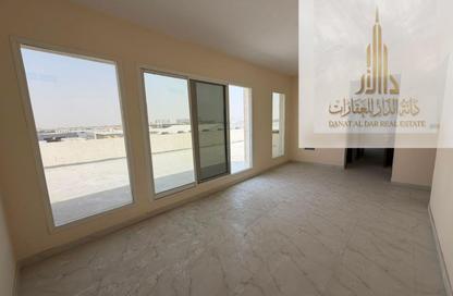 Apartment - 3 Bedrooms - 3 Bathrooms for rent in Al Jurf Industrial 3 - Al Jurf Industrial - Ajman