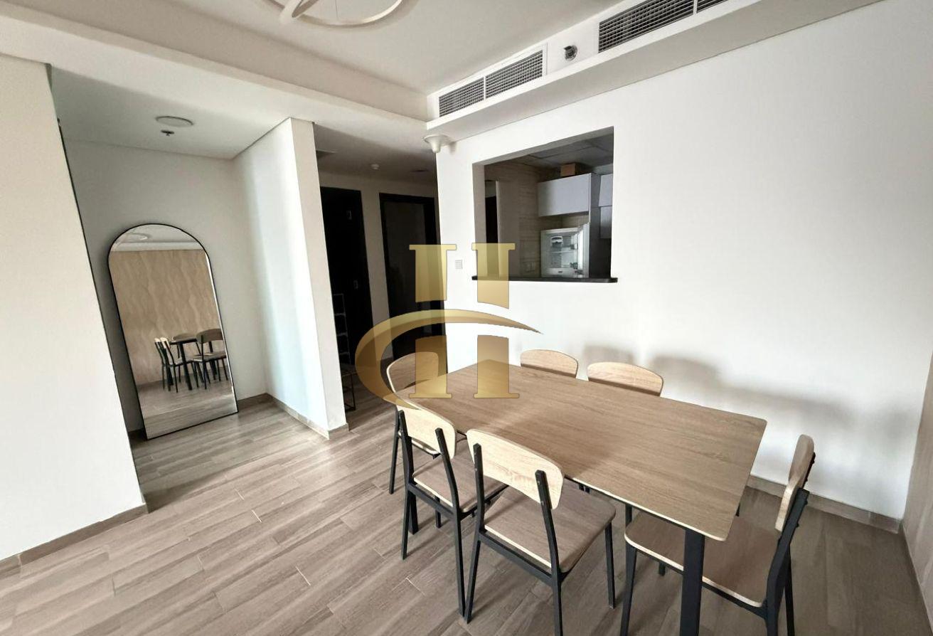 Fully furnished | Elegant | With Balcony photo 3