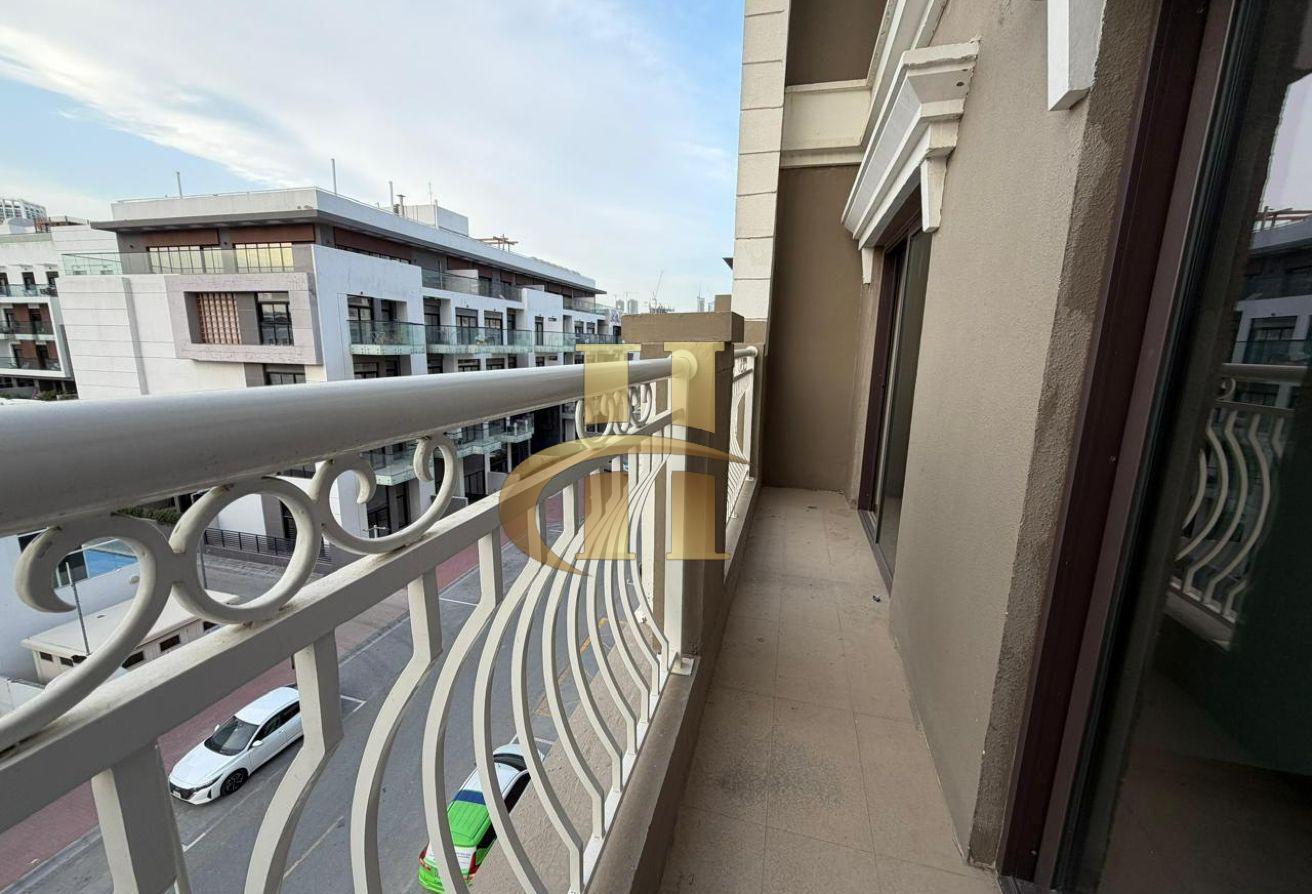 Fully furnished | Elegant | With Balcony photo 9