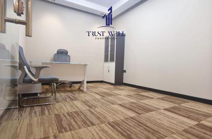 Business Centre - Studio - 4 Bathrooms for rent in Dar Al Salam Building - Corniche Road - Abu Dhabi