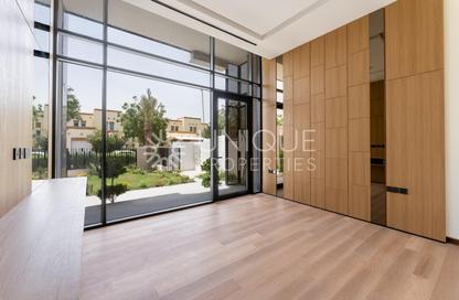 Villa - 5 Bedrooms - 7+ Bathrooms for sale in Jumeirah Park Homes - Jumeirah Park - Dubai Villa - 5 Bedrooms - 7+ Bathrooms for sale in Jumeirah Park Homes - Jumeirah Park - Dubai