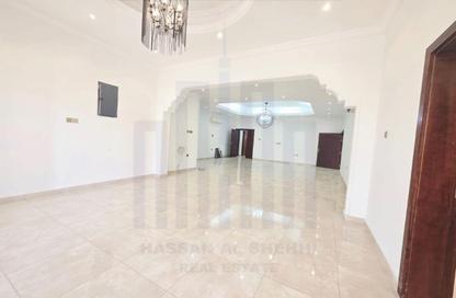 Villa - 4 - 7 for rent in Al Falaj - Al Riqqa - Sharjah