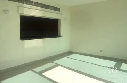 شقة - غرفة نوم - 2 حمامات للايجار في تفريعة القنال 1 - أبراج الجولف - مدينة دبي الرياضية - دبي