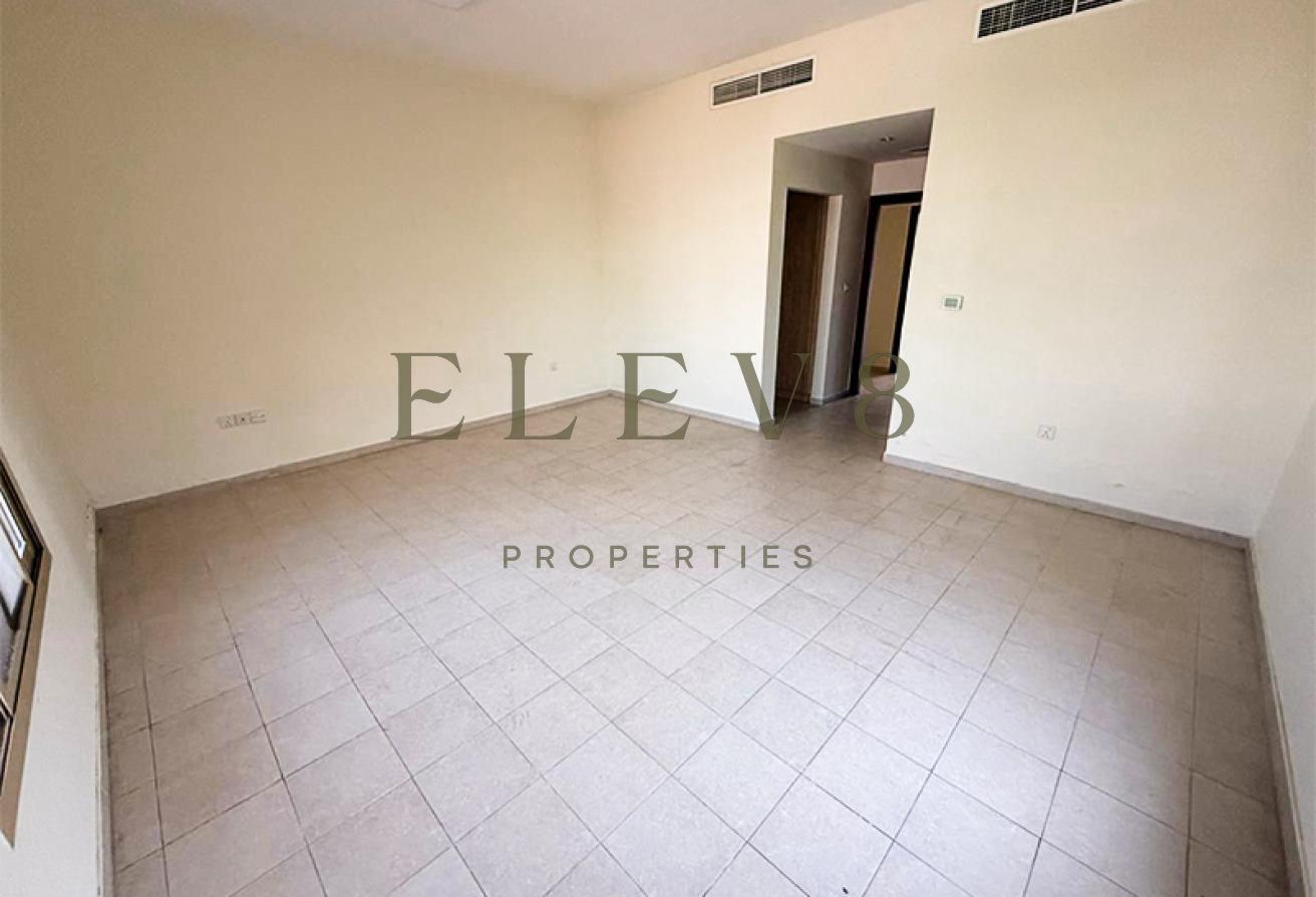 Independent 5BR Villa | Prime Living | Vacant photo 10