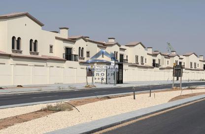 Townhouse - 2 - 3 for sale in Bloom Living - Zayed City (Khalifa City C) - Khalifa City - Abu Dhabi