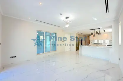 Villa - 5 Bedrooms - 6 Bathrooms for rent in District 3 - Jumeirah Park - Dubai
