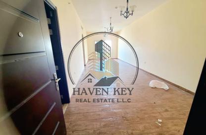 Apartment - 2 - 3 for rent in 3033 Muwaileh Building - Muwaileh Commercial - Sharjah