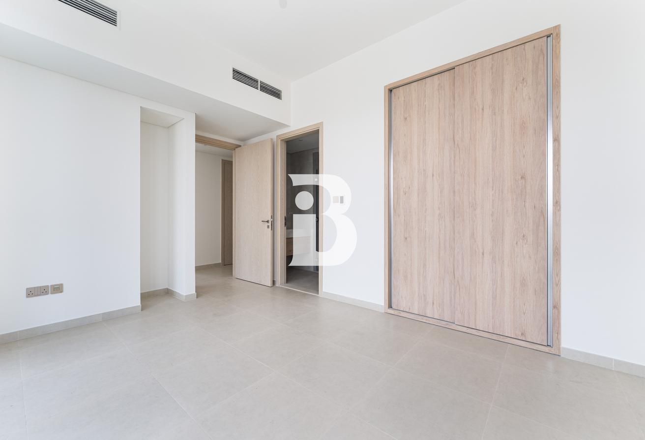 5 Bedroom Villa | Near to park | Multiple options photo 15
