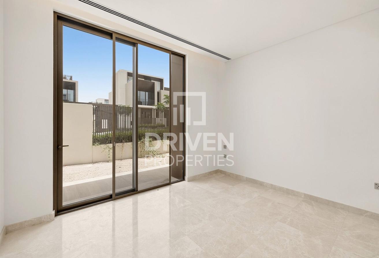 Landscaped | Corner Unit | Park Facing Villa photo 11