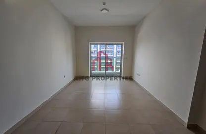 شقة - غرفة نوم - 2 حمامات للايجار في جولف فيو ريزدنس - مدينة دبي الرياضية - دبي