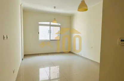 شقة - 1 حمام للايجار في برج ترافلغار - منطقة مركز الأعمال - المدينة العالمية - دبي