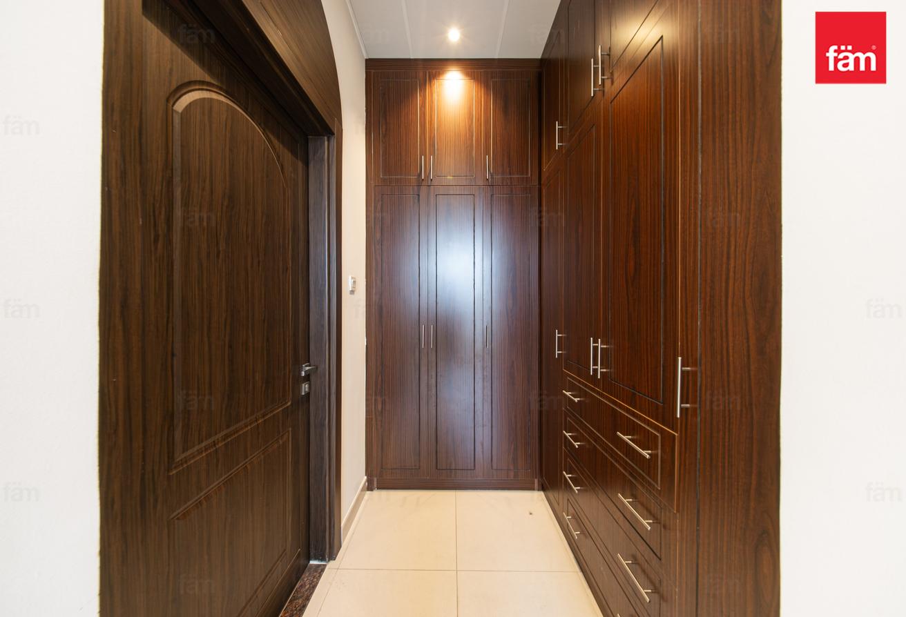 Modern villa with nearby schools & amenities photo 18